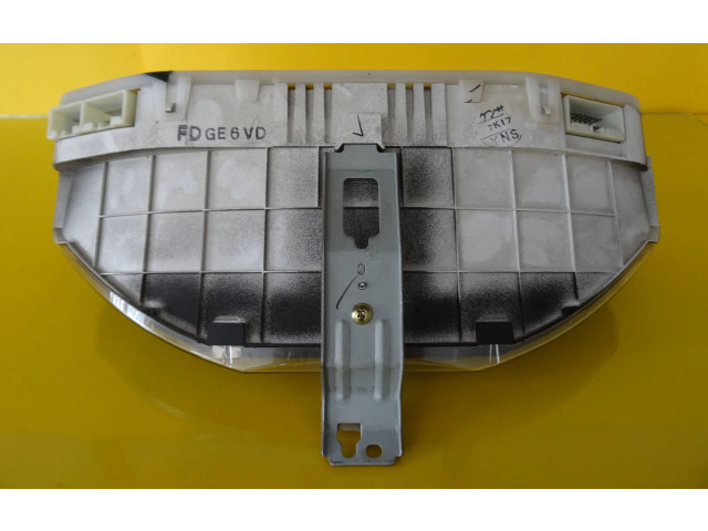 Панель приборов FDGE6VD Mazda 626