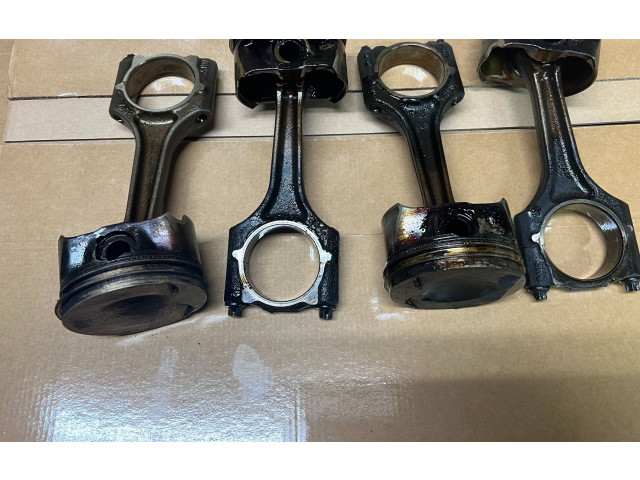 Поршень 06KBN82420 Porsche Macan