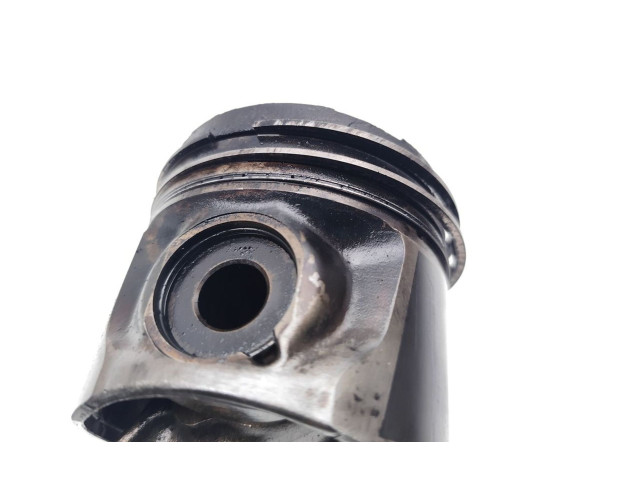  Поршень с шатуном D5244T4 D5244T4  Volvo XC90  