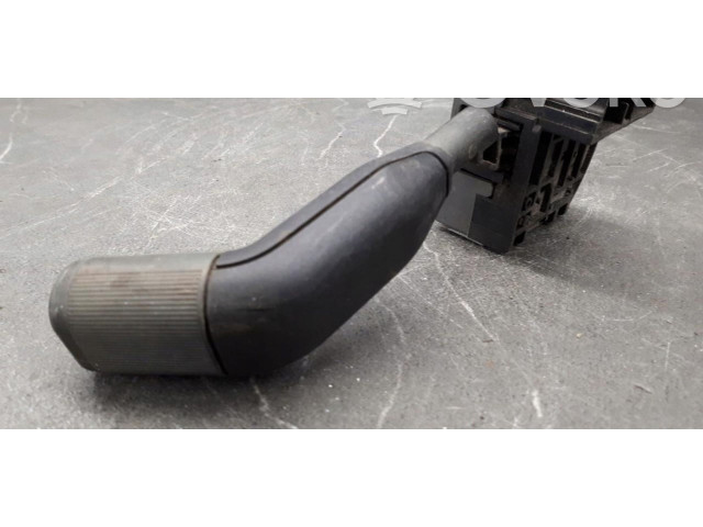 Ручка стеклоочистителей Renault Clio I