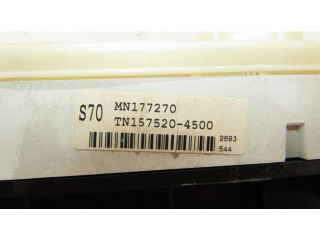 Přístrojová deska Chrysler Sebring (ST-22 - JR) 2004 MN177270