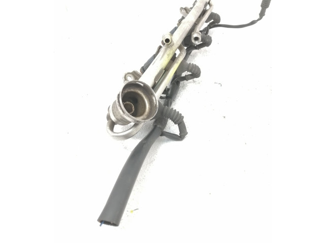 Vstřikovací lišta 06B133681   Audi A4 S4 B5 8D  pro benzínový motor 1.8  