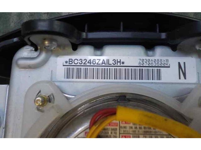 Подушка безопасности водителя 7030A088XB Mitsubishi Outlander