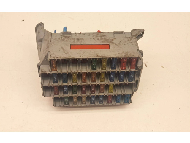 Блок предохранителей 9162439 Volvo V70