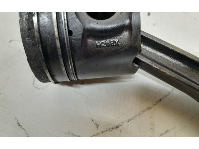 Поршень с шатуном H268X Citroen C5