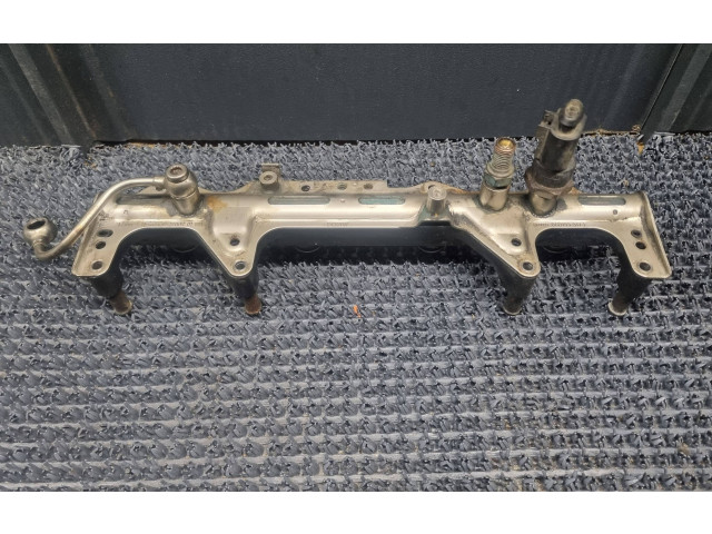 Топливная рампа 06D133317F Audi A3 S3 8P