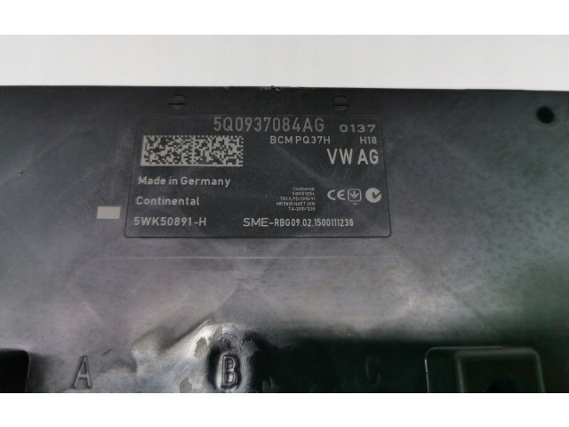 Блок комфорта 5Q0937084AG   Skoda Octavia 985   