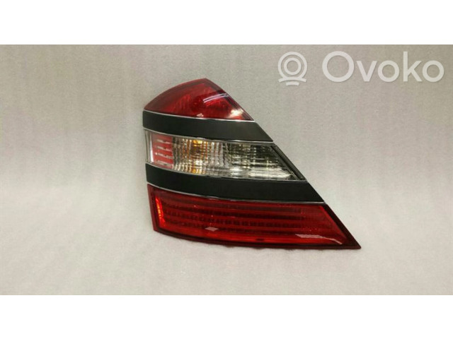 Задний фонарь левый сзади A2218200364    Mercedes-Benz S AMG W221   