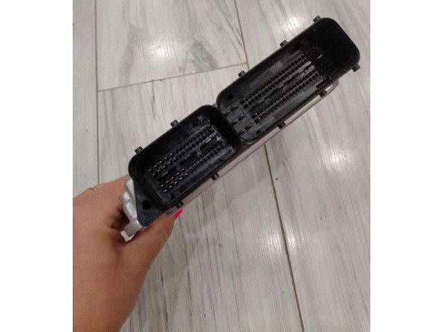 Řídící jednotka 038906016N Volkswagen Multivan T5 2009