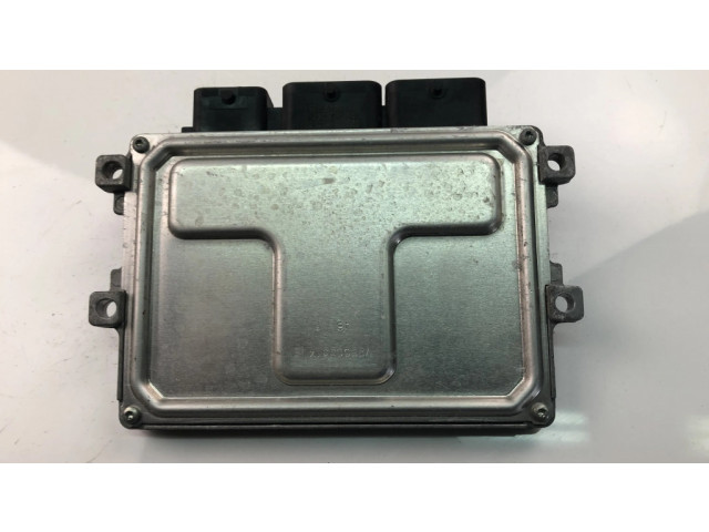 Блок управления двигателя 9805895780   Citroen C3