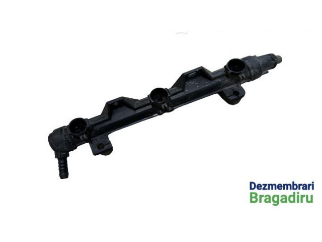 Vstřikovací lišta 03E133319E   Seat Ibiza IV (6J,6P)     