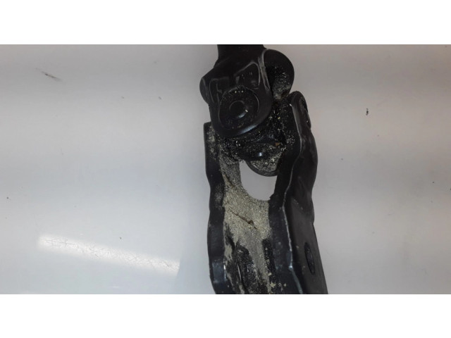 Крестовидная связь оси рулевого колеса