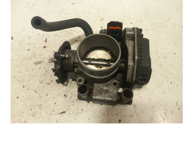 Дроссельная заслонка 058133063b   Audi A4 S4 B5 8D