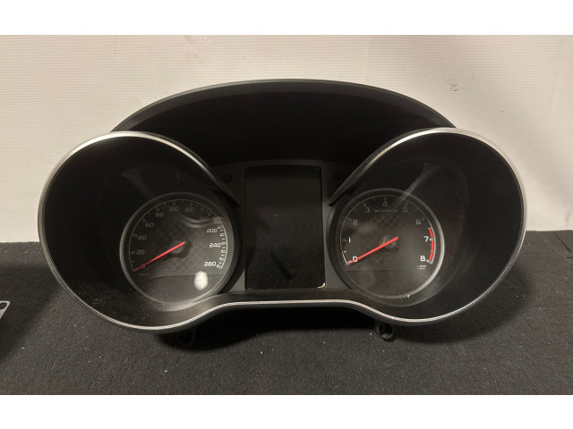 Přístrojová deska Mercedes-Benz GLC AMG 2020