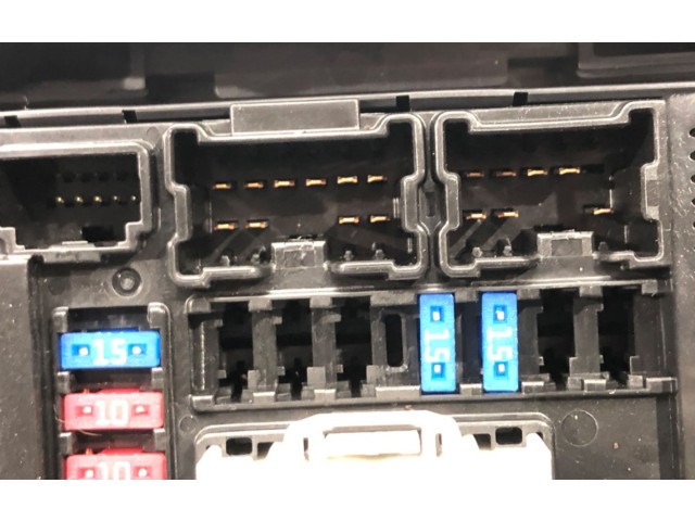 Ящик предохранителей (комплект) 63201004R2   Infiniti Q50