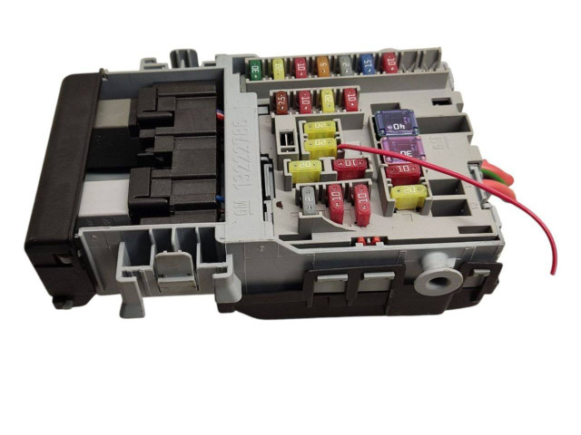Pojistková skříňka 13222786, 525230582 Opel Zafira C 2016