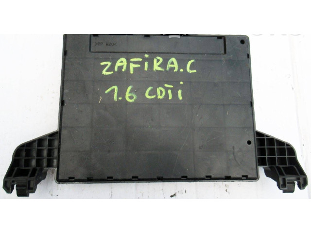 Pojistková skříňka 13449202 Opel Zafira C 2013