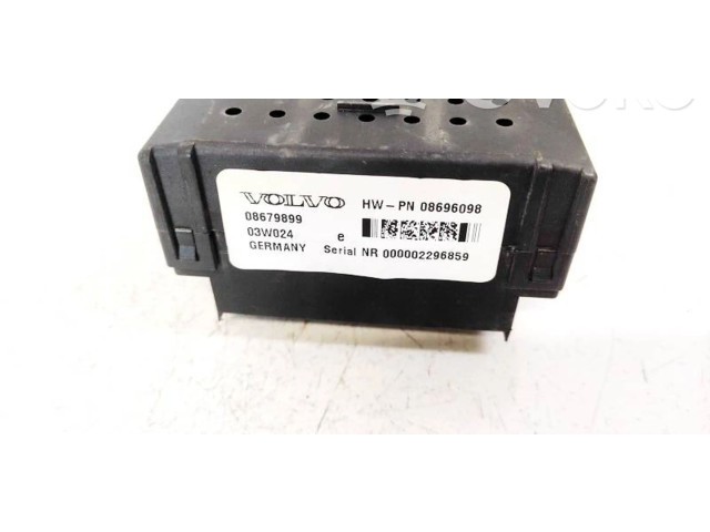 Блок предохранителей  08679899, 08696098   Volvo S70  V70  V70 XC    