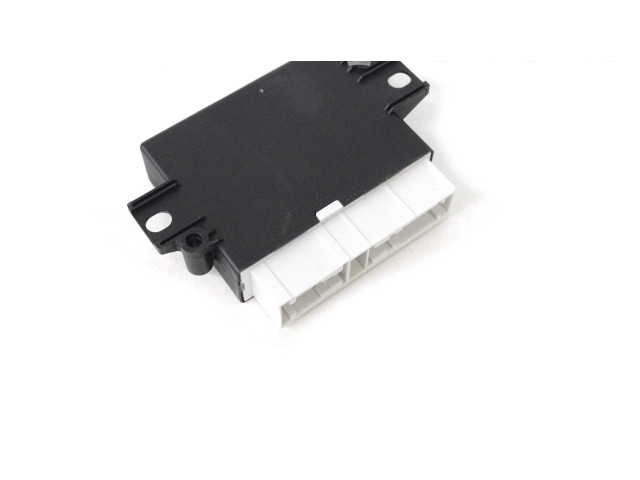 Turbodmychadlo Блок управления дверью 105589100D   Tesla Model X   