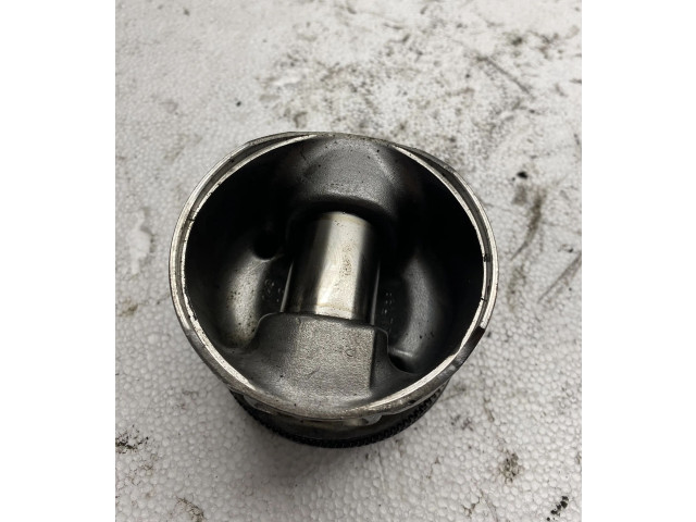  Поршень  86L77  Nissan X-Trail T30 для дизельного двигателя 