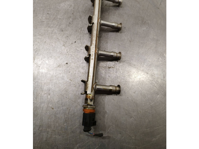 Топливная рампа 03F133320C, 049520410 Volkswagen Golf VI