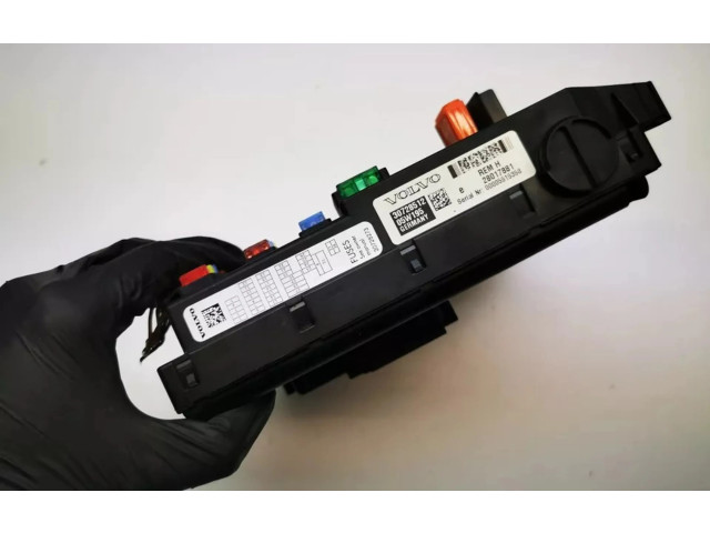 Блок предохранителей 30728512, 30728273 Volvo XC90