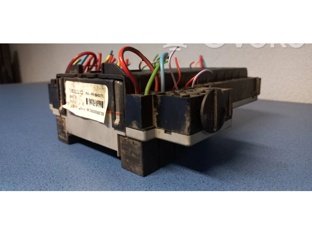 Блок предохранителей 8645170 Volvo V70