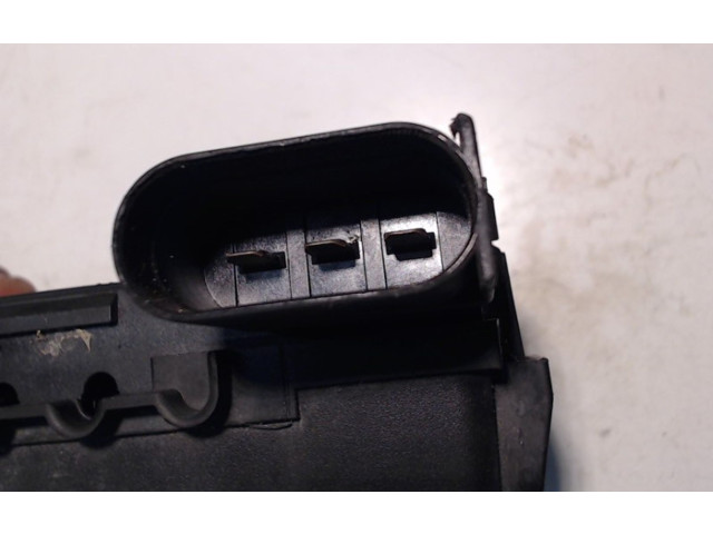 Блок предохранителей 1J0937550AA, 1J0937550AA Volkswagen Golf IV