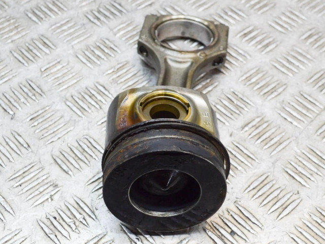 Píst 8508023, 8598757 BMW 5 G30 G31 pro naftový motor 3.0 B57 D30 A