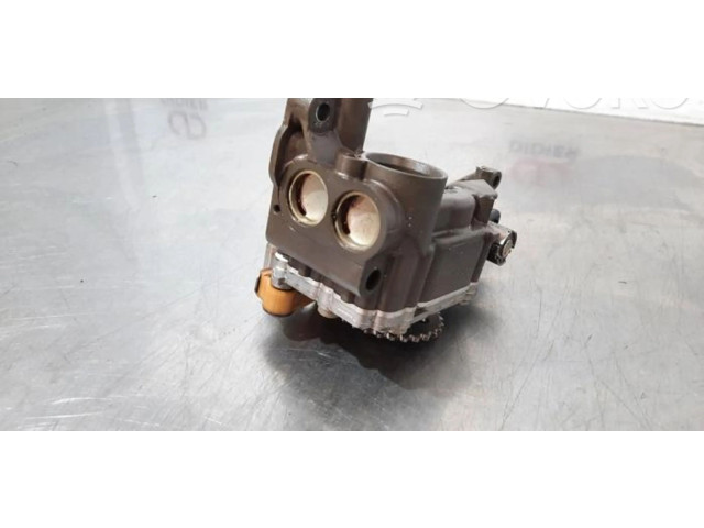 Масляный насос   A1771810000  Mercedes-Benz E W213 