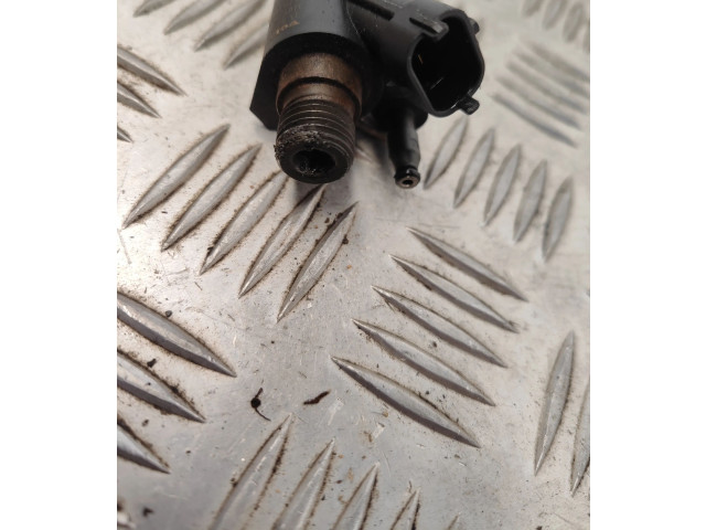 Форсунка 31303238 Volvo S80 D5204T2