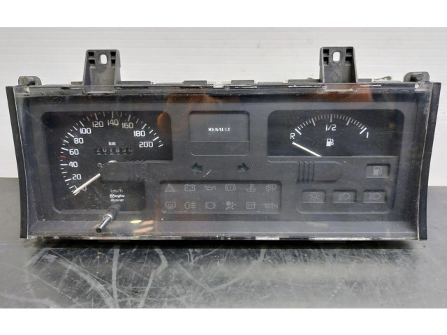 Блок предохранителей  7700841348   Renault Clio I    