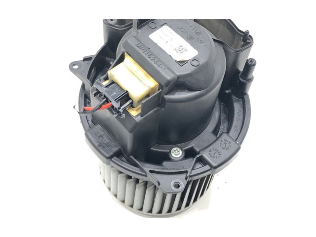 Вентилятор печки    MR116244   Renault Clio V