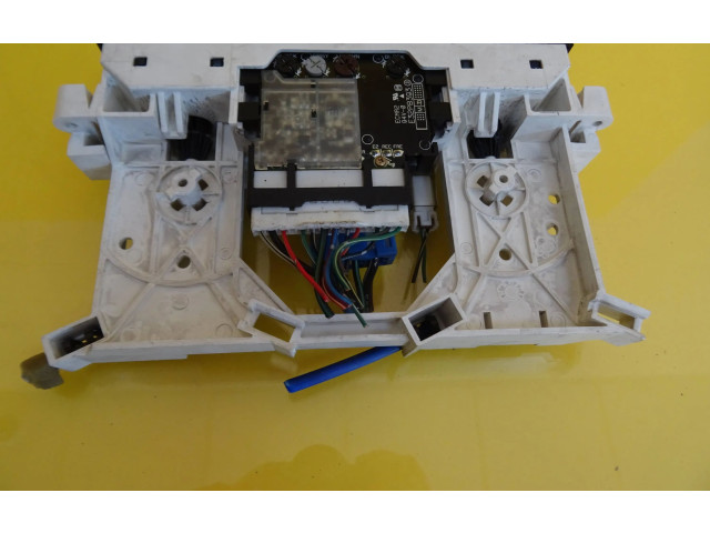 Блок управления климат-контролем MR398658   Mitsubishi Space Runner