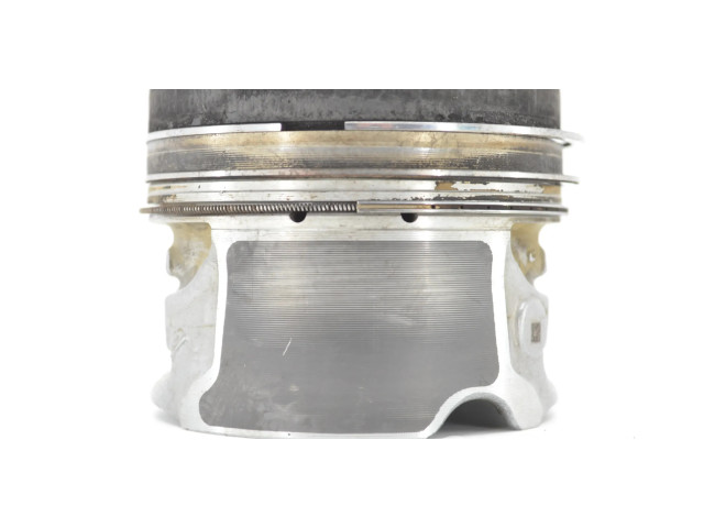 Píst 11258519401 BMW 3 F30 F35 F31 pro naftový motor 2.0 B47D20A