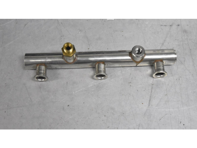 Топливная рампа 06E130090F   Audi S5   для двигателя CGWC