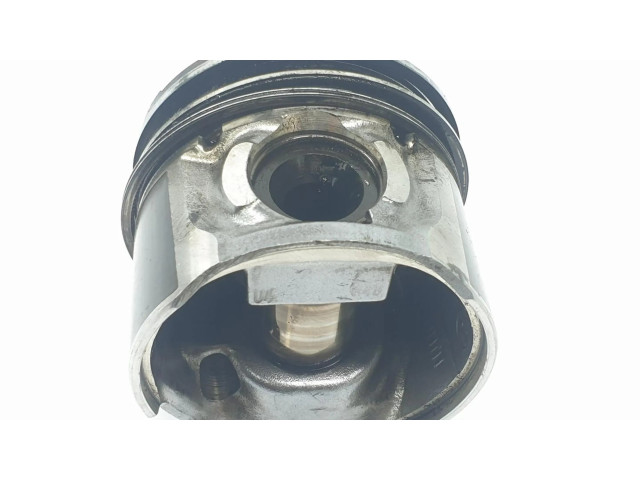 Píst 1455691, 1111AA Ford Focus pro naftový motor 1.6