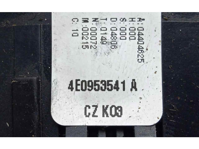 Подушка безопасности водителя 4E0953541A Audi A4 Allroad