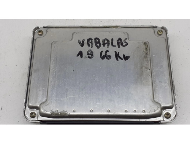 Блок управления двигателя 038906012Q, 2818   Volkswagen New Beetle