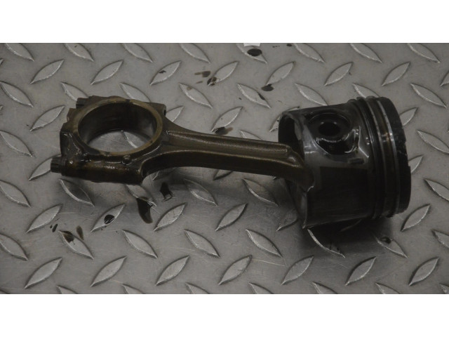 Píst Volvo XC90 D 5244 T4