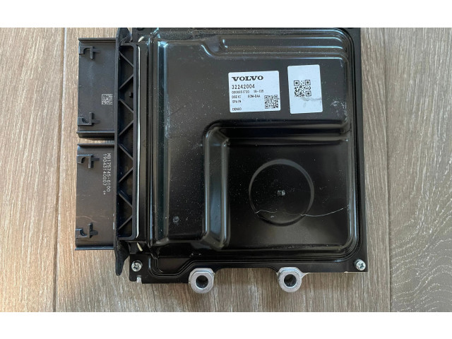 Блок управления двигателя 32242004   Volvo S90, V90