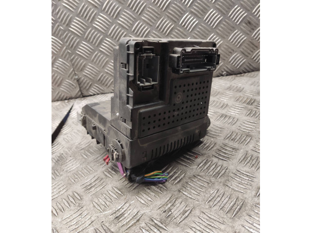 Блок предохранителей 30765646, 06W091 Volvo V70