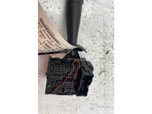 Ручка стеклоочистителей Dacia Lodgy