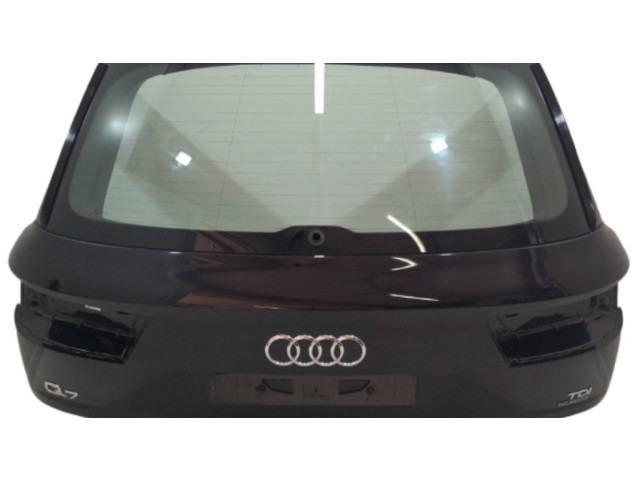 Задняя крышка (багажника)