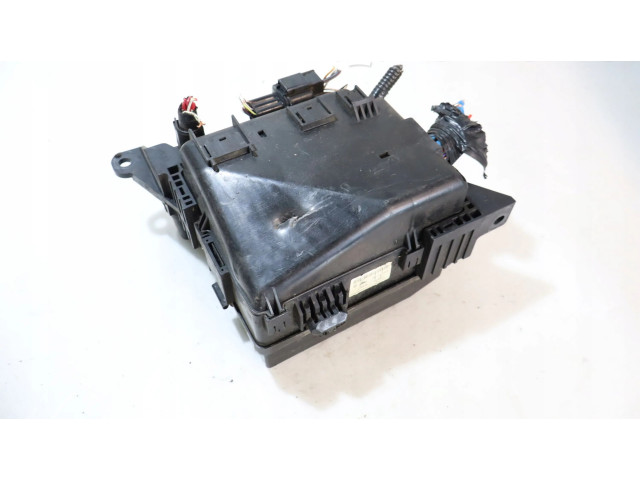 Блок предохранителей Mitsubishi Outlander