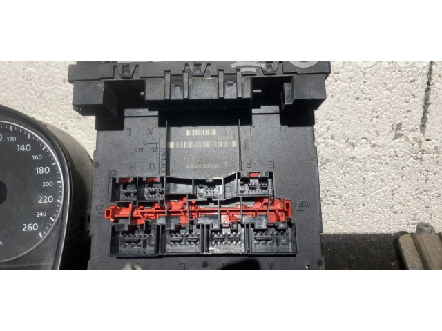 Řídící jednotka Volkswagen Caddy 2007