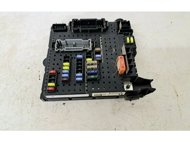 Блок предохранителей 30728512   Volvo V70    