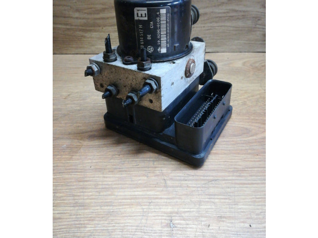 Блок АБС 1K0907379K, 00005305D2 Volkswagen Touran I 2003 - 2010 года