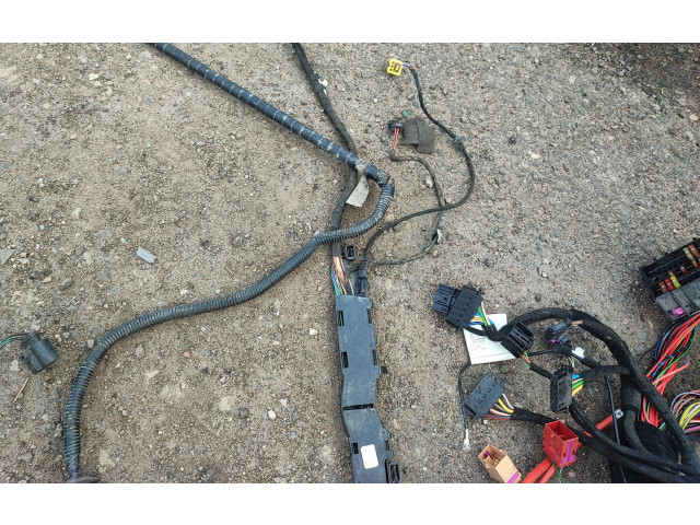 Pojistková skříňka 7H0971727F Volkswagen Transporter - Caravelle T5 2007