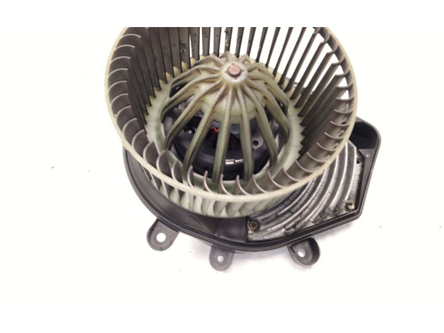 Вентилятор печки    8D1820021   Volkswagen Passat Alltrack